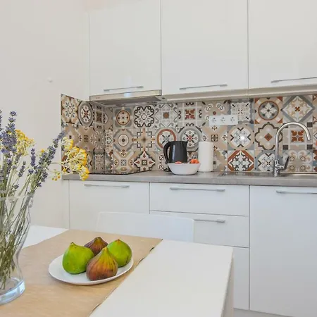 Magena - Modern In Pag Center Apartment *
