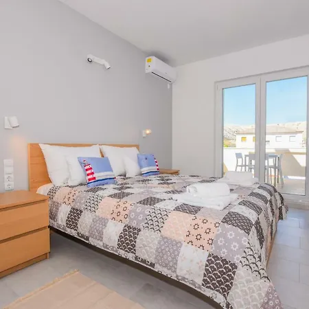 Magena - Modern In Pag Center Apartment *