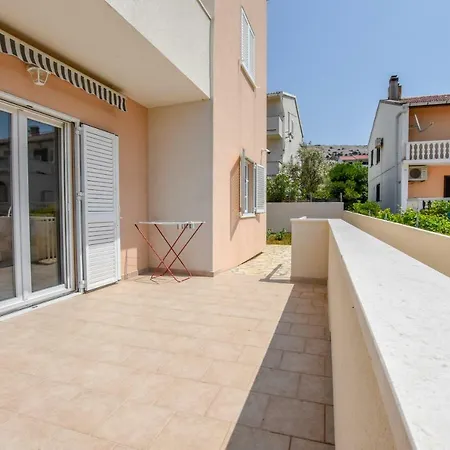 Apartment Magena - Modern In Pag Center