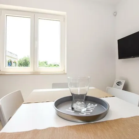Magena - Modern In Pag Center Apartment *
