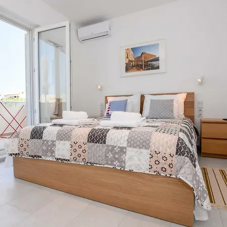 Magena - Modern In Pag Center Apartment