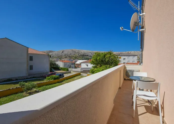 Magena - Modern In Pag Center *