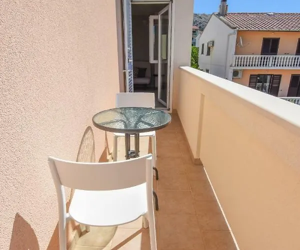 Apartmán Magena - Modern In Pag Center