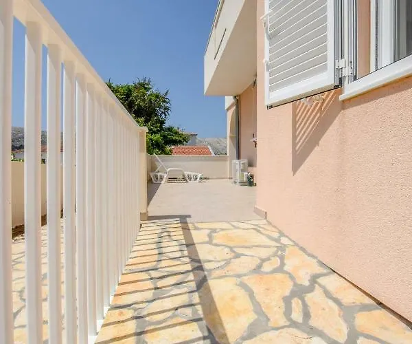 Magena - Modern In Pag Center Pag Town