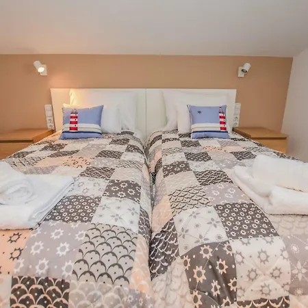Magena - Modern In Pag Center Apartman *