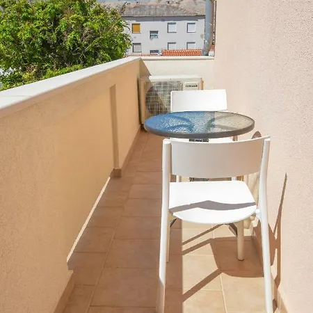 Apartment Magena - Modern In Pag Center