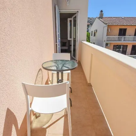 Apartament Magena - Modern In Pag Center