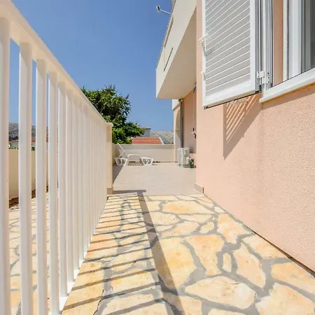 Magena - Modern In Pag Center Pag Town