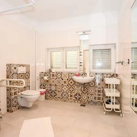 Magena - Modern In Pag Center Pag Town