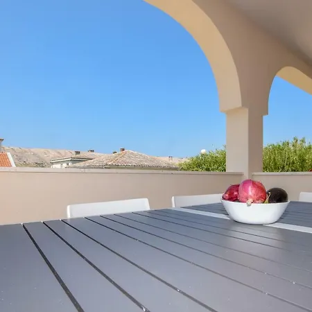 Magena - Luxury In Pag Center
