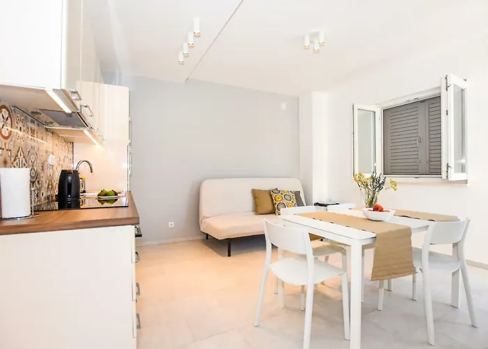 Magena - Modern In Pag Center Apartmán