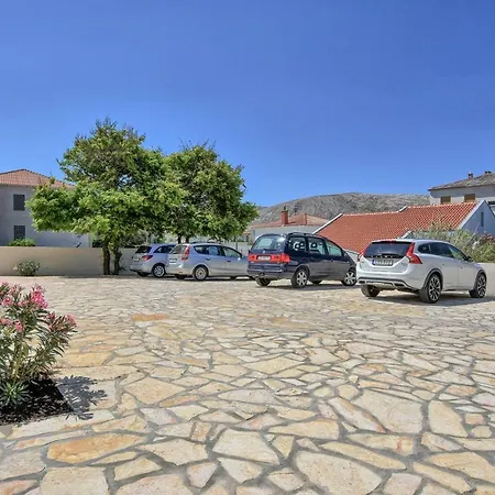 Magena - Modern In Pag Center * Pag Town