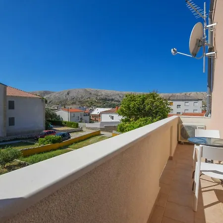 Magena - Modern In Pag Center *