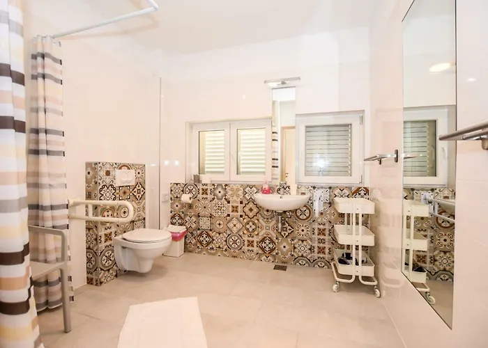 Magena - Modern In Pag Center Pag Town