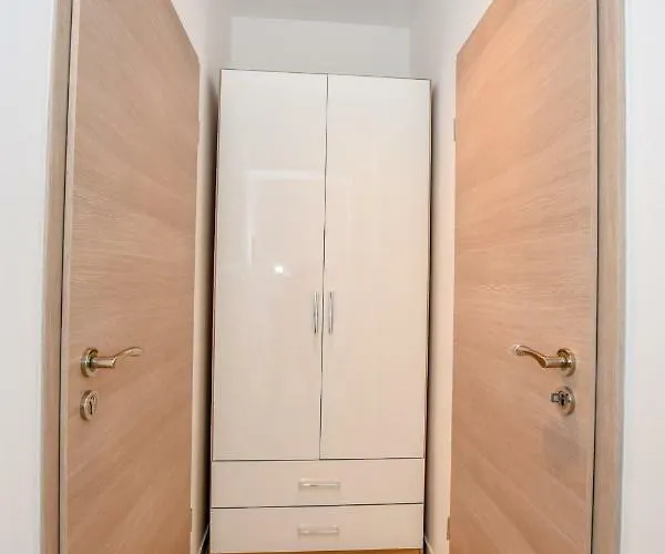 Magena - Modern In Pag Center Appartement Pag Town